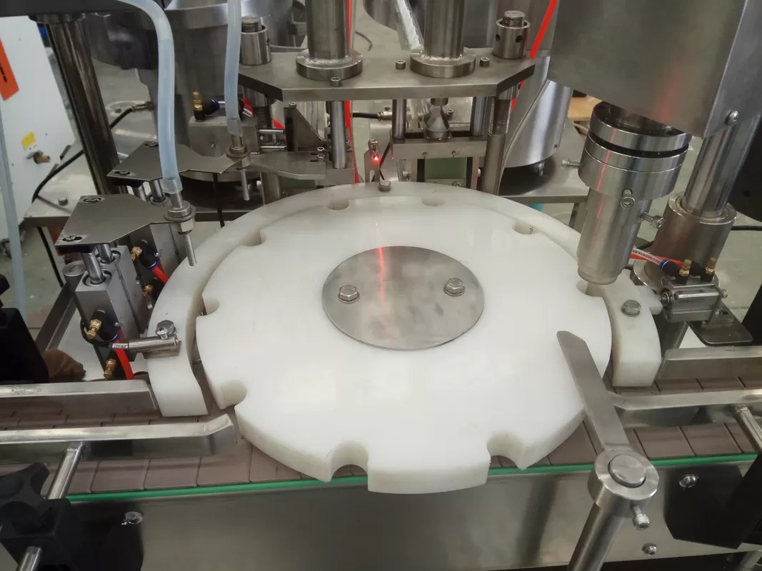 Beröringsskärm plastflaskan fyllning maskin peristaltisk pump